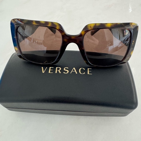 Versace Sunglasses - Picture 4 of 9